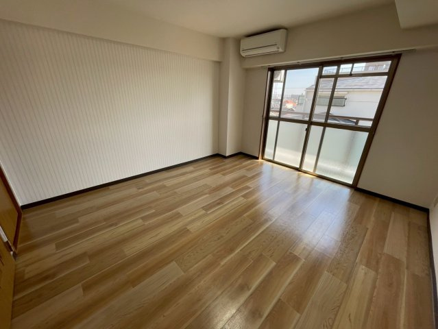 ヴィラセゾン甲南の居間・リビング