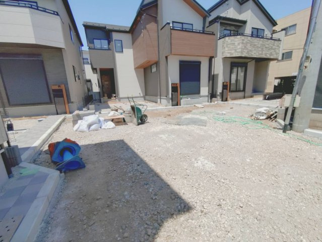 【前面道路含む現地写真】の画像