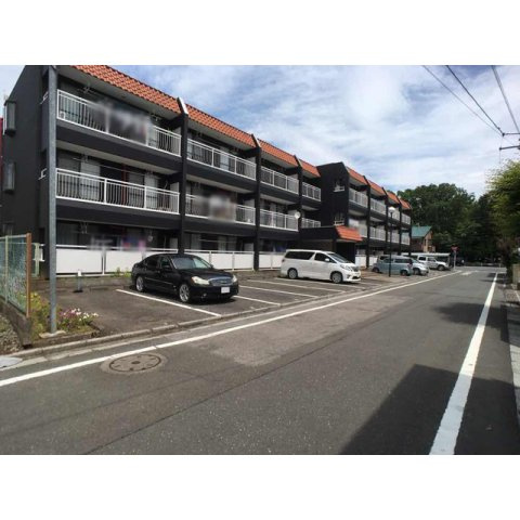 石川マンションの駐車場