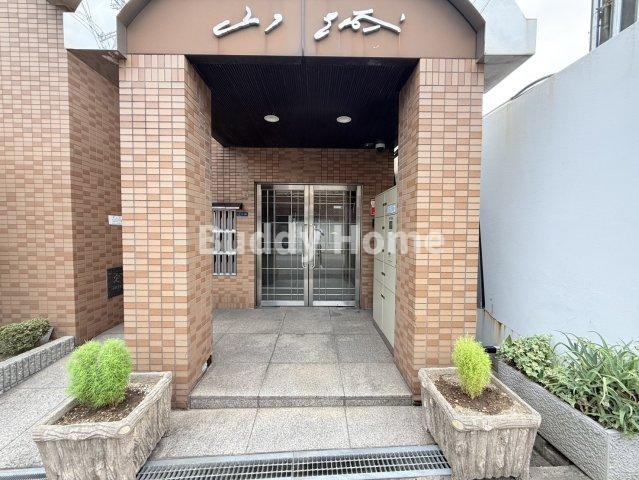 カーサ山城のエントランス