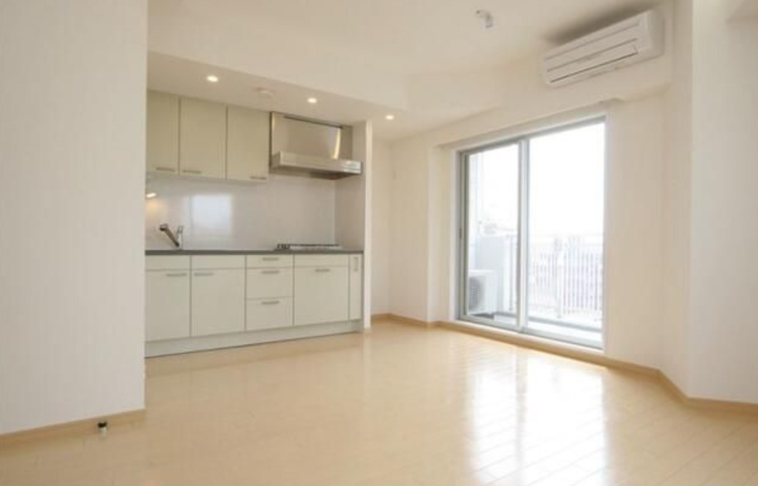 レジディア三軒茶屋　1Fコンビニ　駅近　リノベーションの内装