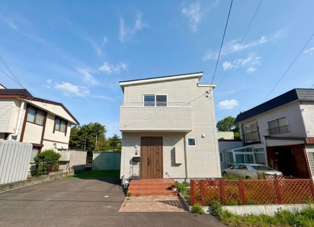 石山1条9丁目の外観|お庭も広々！