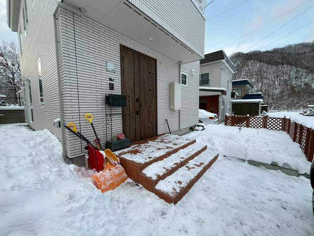 石山1条9丁目のエントランス