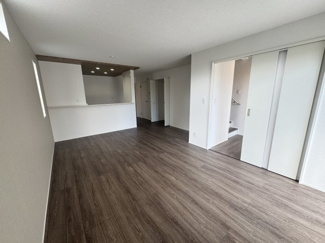 【居間・リビング】 | 糸満市喜屋武（全2棟） | 1号棟　LDK17.87帖♪リビング収納付き♪