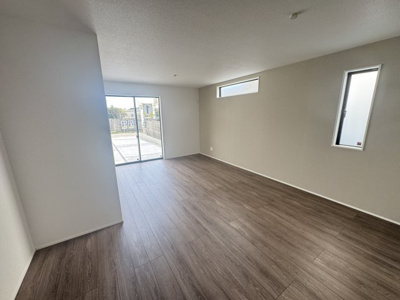 【居間・リビング】 | 糸満市喜屋武（全2棟） | 1号棟　LDK17.87帖♪リビング収納付き♪