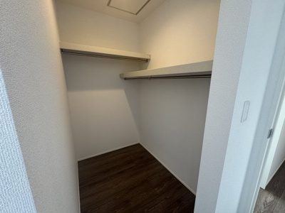 【収納】 | 糸満市喜屋武（全2棟） | 1号棟　洋室9帖＋WIC付き♪(WIC×2部屋)