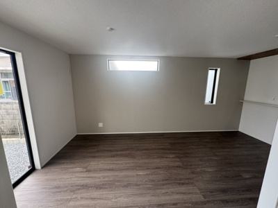 【居間・リビング】 | 糸満市喜屋武（全2棟） | 1号棟　LDK17.87帖♪リビング収納付き♪