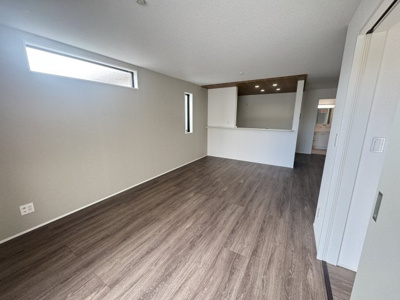 【居間・リビング】 | 糸満市喜屋武（全2棟） | 1号棟　LDK17.87帖♪リビング収納付き♪