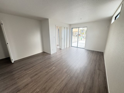 【居間・リビング】 | 糸満市喜屋武（全2棟） | 1号棟　LDK17.87帖♪リビング収納付き♪