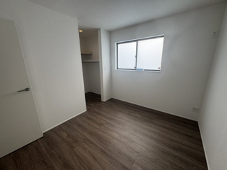 【洋室】 | 糸満市喜屋武（全2棟） | 1号棟　洋室5.25帖＋WIC付き♪（WIC×2部屋）