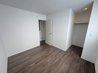 【洋室】 | 糸満市喜屋武（全2棟） | 1号棟　洋室5.25帖＋WIC付き♪（WIC×2部屋）