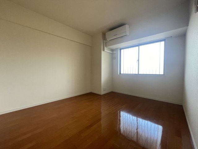 レイディアントシティ向ヶ丘遊園フランス街区の洋室|洋室8帖