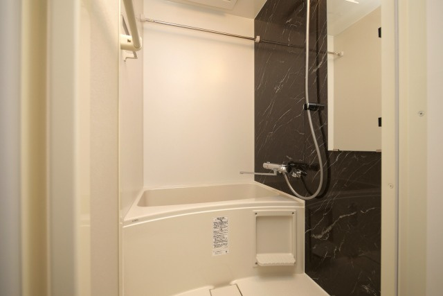 大阪市城東区関目３丁目の賃貸マンションの浴室