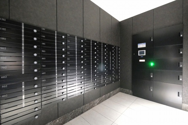 大阪市城東区関目３丁目の賃貸マンションのエントランス