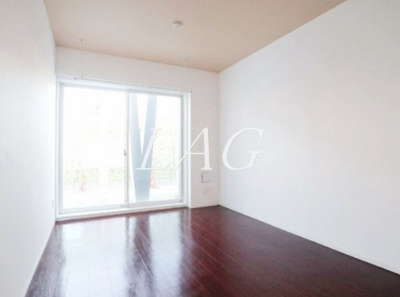 【居間・リビング】 | アピエレガーデン | 洋室のお部屋です。