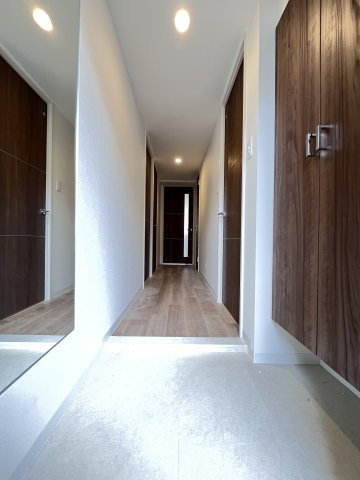 大阪市都島区中野町３丁目の賃貸マンションの玄関