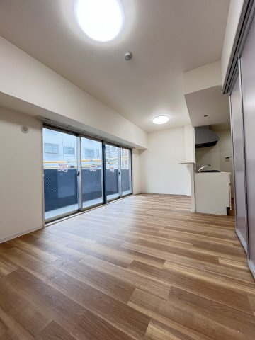 大阪市都島区中野町３丁目の賃貸マンションの居間・リビング