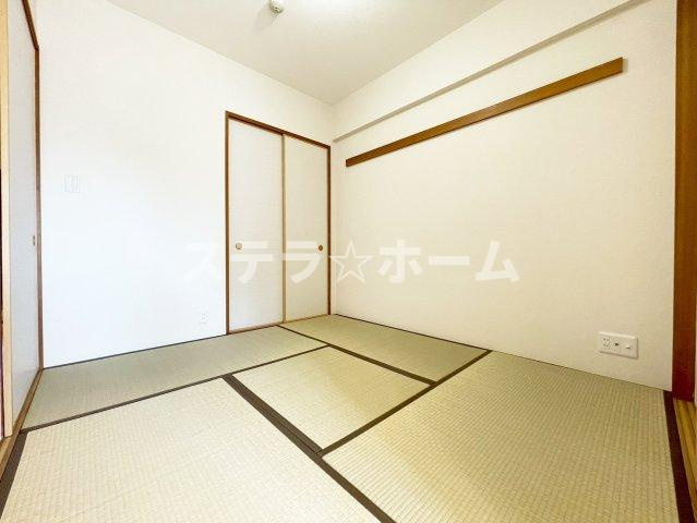 藤和シティホームズ吹田駅前の和室|畳の上でゆっくりとくつろげる和室です