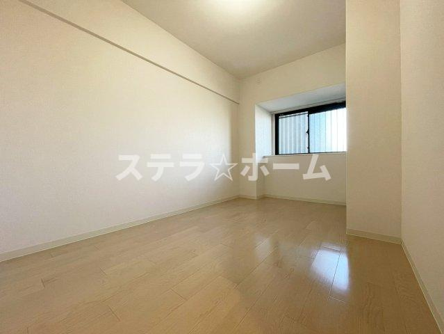 藤和シティホームズ吹田駅前の洋室|明るい洋室です
