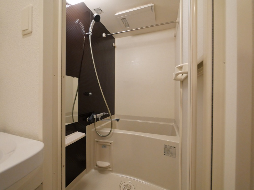 ラグゼ弁天町の浴室