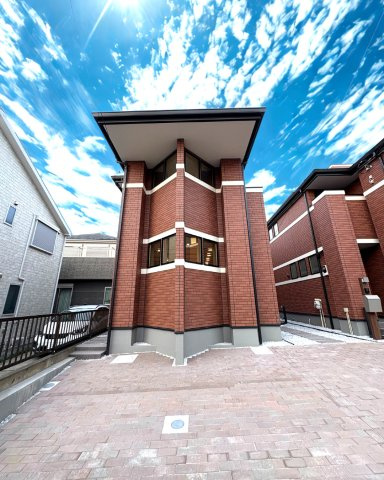 「辻堂」駅徒歩9分。静けさと湘南らしさを両立する住まいの外観