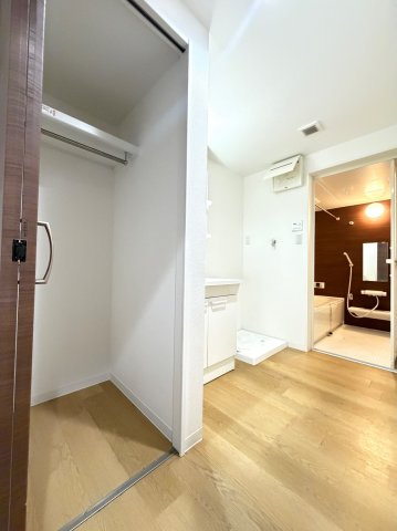 ラコリーヌAの洗面所