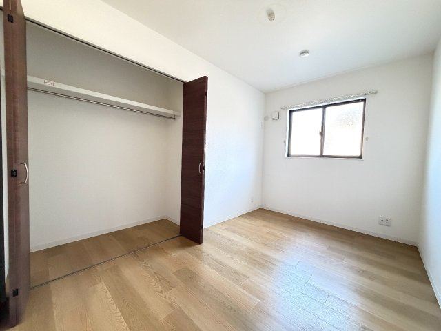 ラコリーヌAの洋室