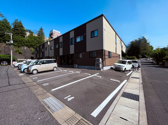 ラコリーヌAの駐車場