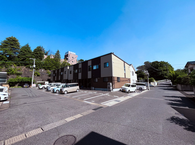 ラコリーヌAの駐車場