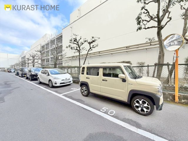 京都四条グランドハイツ　4階の駐車場