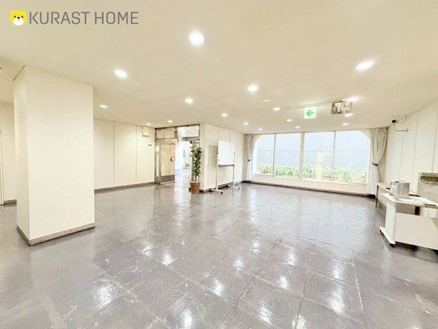 京都四条グランドハイツ　4階のエントランス