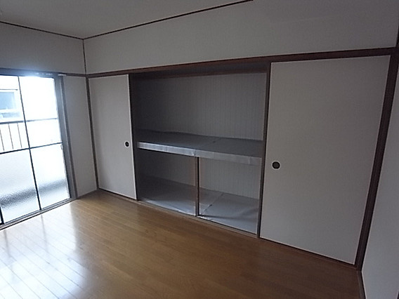 ニッシン岡本マンションの収納