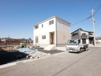 【外観】 | 甲斐市篠原 新築全2棟 2号棟 日当り良好 車並列3台