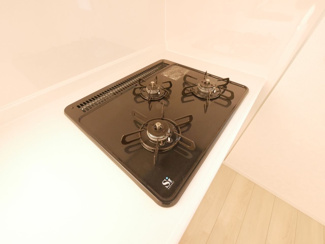 【キッチン】 | 甲斐市篠原 新築全2棟 2号棟 日当り良好 車並列3台 | ガスコンロ