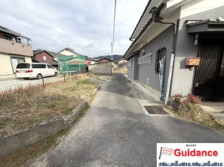 【前面道路含む現地写真】