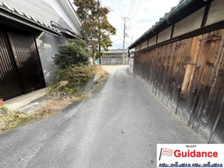 【前面道路含む現地写真】