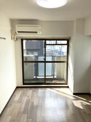 【居間・リビング】 | ジョイフル関内 | エアコン付の洋室