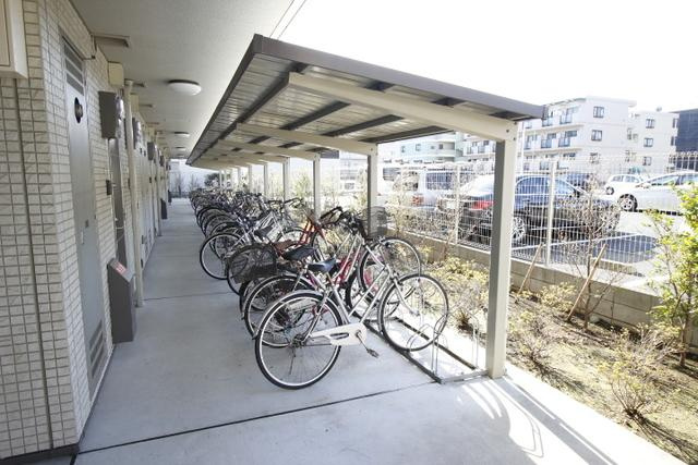 GENOVIA原木中山の駐車場|駐輪場