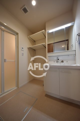 ルクシェ堂ヶ芝の独立洗面台|ルクシェ堂ヶ芝　洗面脱衣所