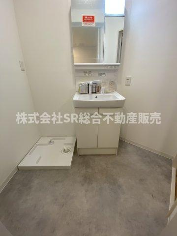 古箕輪1丁目中古テラスハウスの脱衣所|室内洗濯機置場もあり広めの脱衣場です！