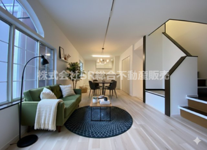 古箕輪1丁目中古テラスハウスの居間・リビング|ご家族と毎日顔を合わせられる造りでゆったりとお過ごしいただけます！（家具はCGによるイメージです。）