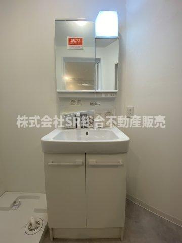 古箕輪1丁目中古テラスハウスの独立洗面台|朝の身支度には欠かせない独立洗面化粧台