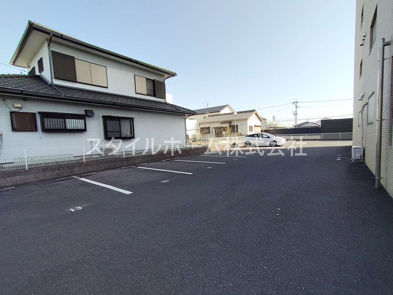 アトランティス川花の駐車場