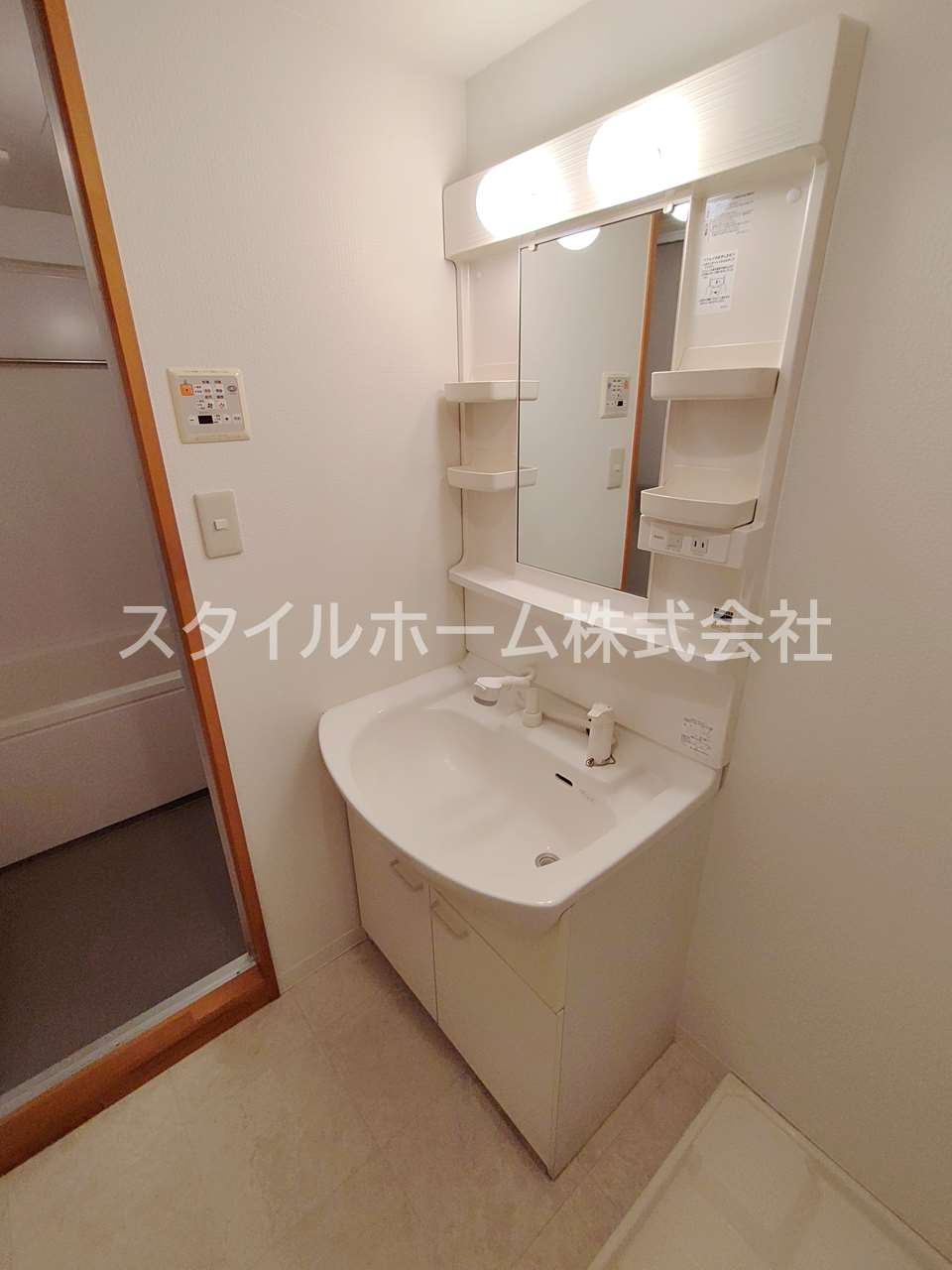 アトランティス川花の洗面所|別部屋写真です。