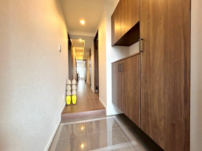 【玄関】 | ロイヤルシャトーねやがわオークビル