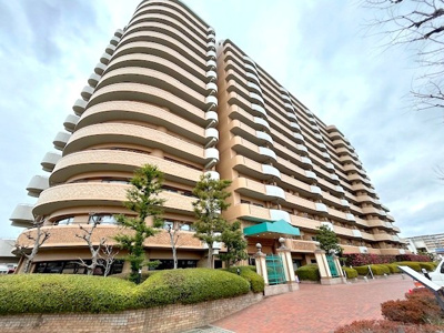 【外観】 | ロイヤルシャトーねやがわオークビル