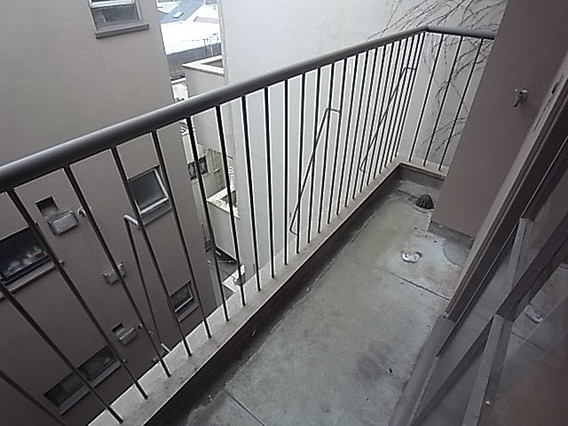 ニッシン岡本マンションのバルコニー