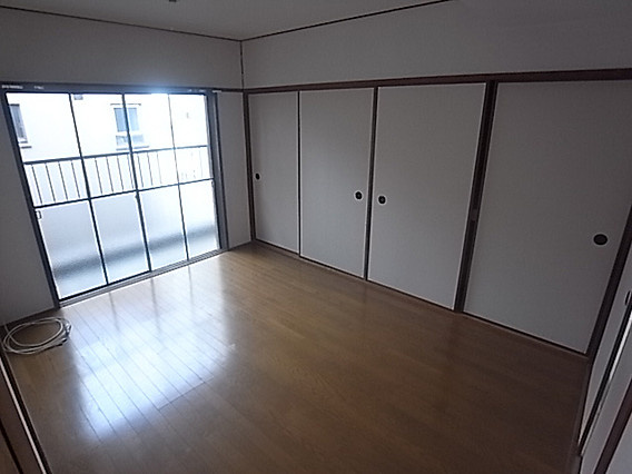 ニッシン岡本マンションの居間・リビング