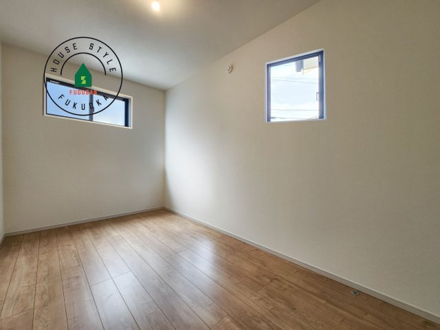 福岡市早良区重留１丁目第5-４棟（3号棟）の内観：施工例|採光良好な洋室は全居室、複層ガラスの遮熱効果と断熱効果で、一年中快適に過ごせます。