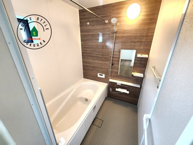 糟屋郡志免町桜丘３丁目第5-２棟（2号棟）の内観：施工例|1日の疲れを癒してくれる広々バスルーム。雨の日のお洗濯にも大活躍な浴室乾燥機付です！